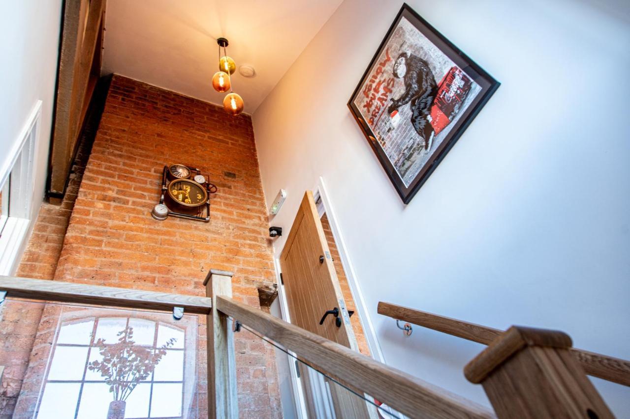 Vip 3Br Grade2 Luxurious Industrial House With Wood Fire, Electric Blinds And Big Cast Iron Windows In The Heart Of The Jq Villa Бирмингам Екстериор снимка