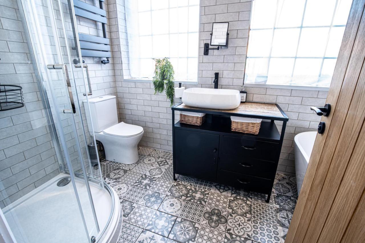 Vip 3Br Grade2 Luxurious Industrial House With Wood Fire, Electric Blinds And Big Cast Iron Windows In The Heart Of The Jq Villa Бирмингам Екстериор снимка